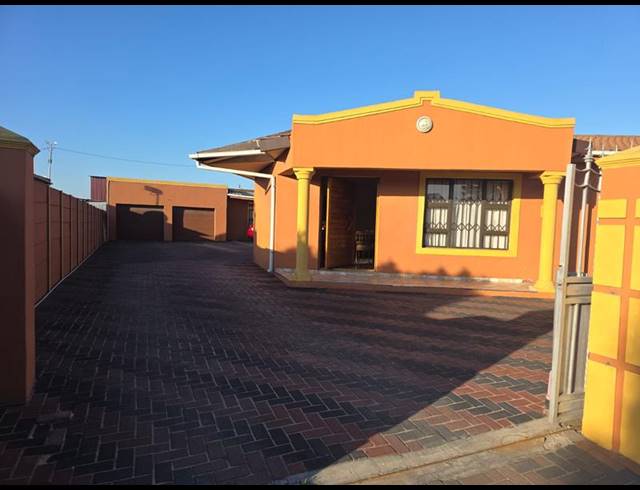 3 BEDROOM HOUSE FOR SALE IN LANGA
